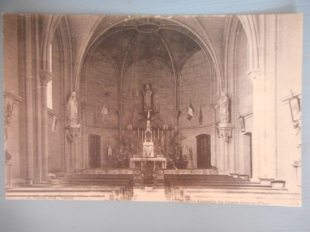 CPA Cholet Chapelle du cours Jeanne d'Arc 4 Nieuil-l'Espoir (86)