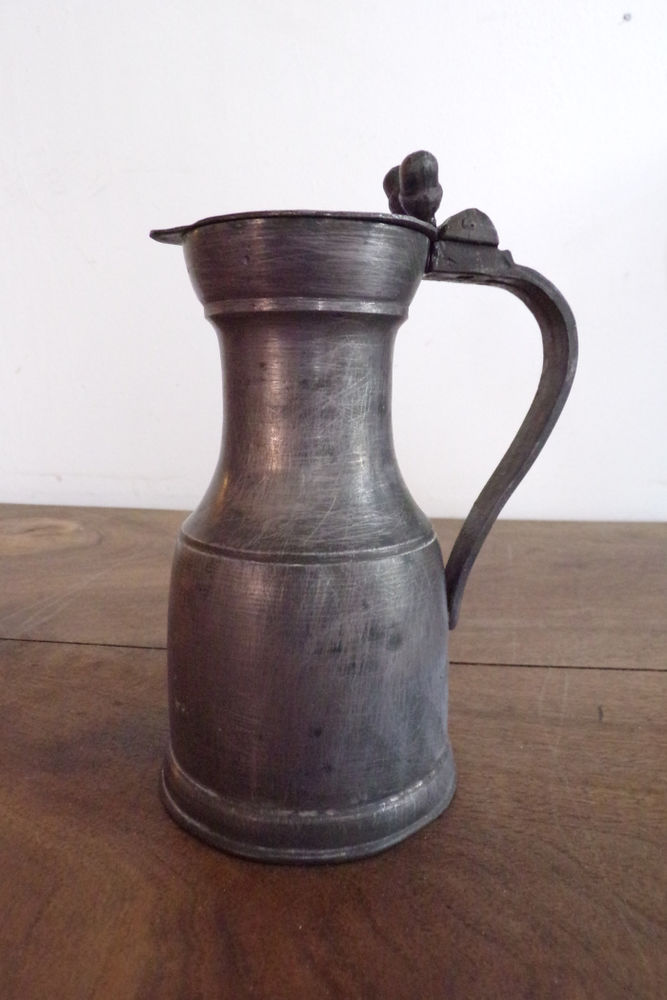 Chope en �tain avec couvercle et poign�e 8 Laval (53)