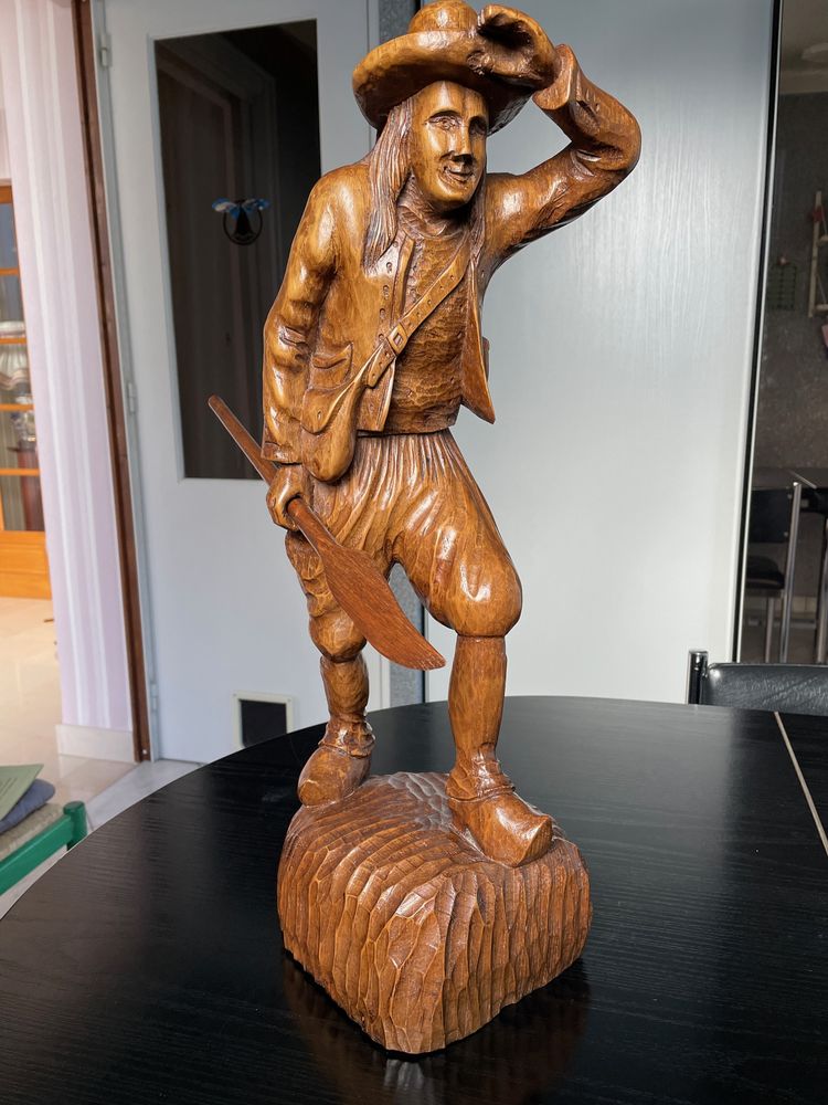 LE CHOUAN sculpture bois 280 Orvault (44)