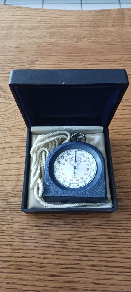 CHRONOMETRE AVEC REMONTOIR BLOQUEUR MECANIQUE . 35 Fr�vent (62)