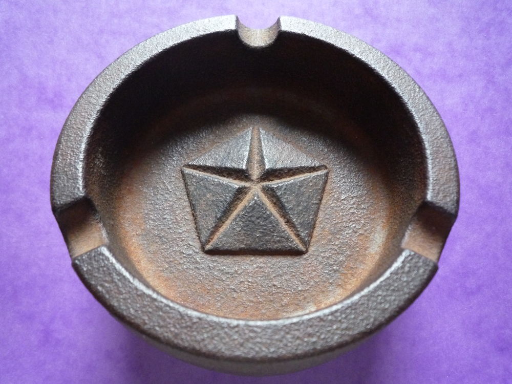 CHRYSLER France - Cendrier en fonte 30 Paris 13 (75)