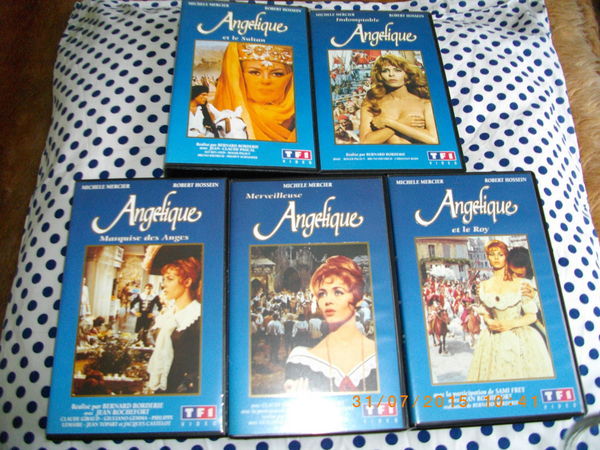 CINQ CASSETTES VIDEO VHS  ANGELIQUE  25 Perros-Guirec (22)