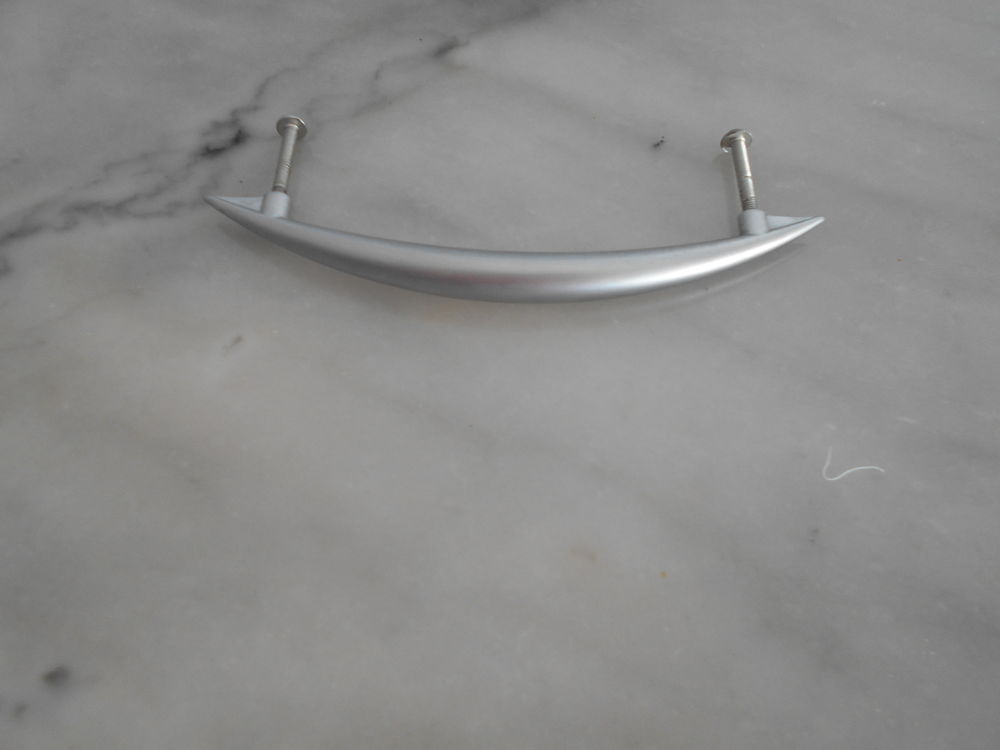 LOT DE CINQ POIGNEES DE MEUBLES INOX 10 Balaruc-les-Bains (34)