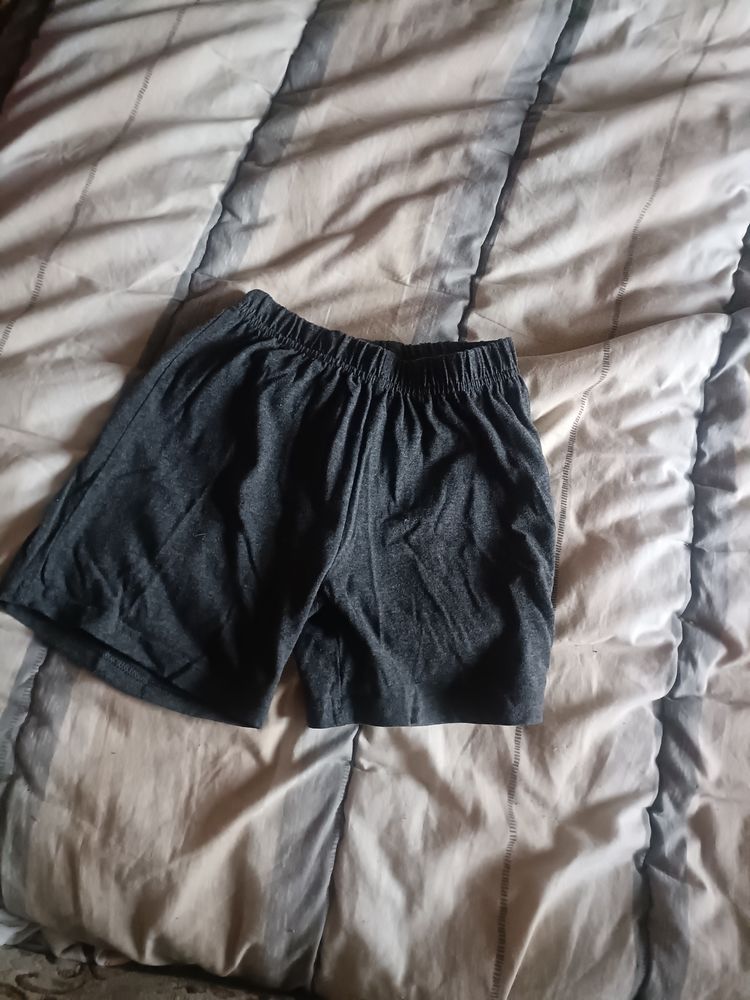 12� cinq short taille 8 ans 12 Accolay (89)