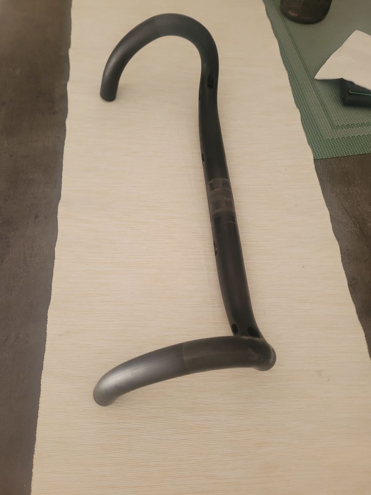 CINTRE CARBONE ROND
40 Vitr� (35)