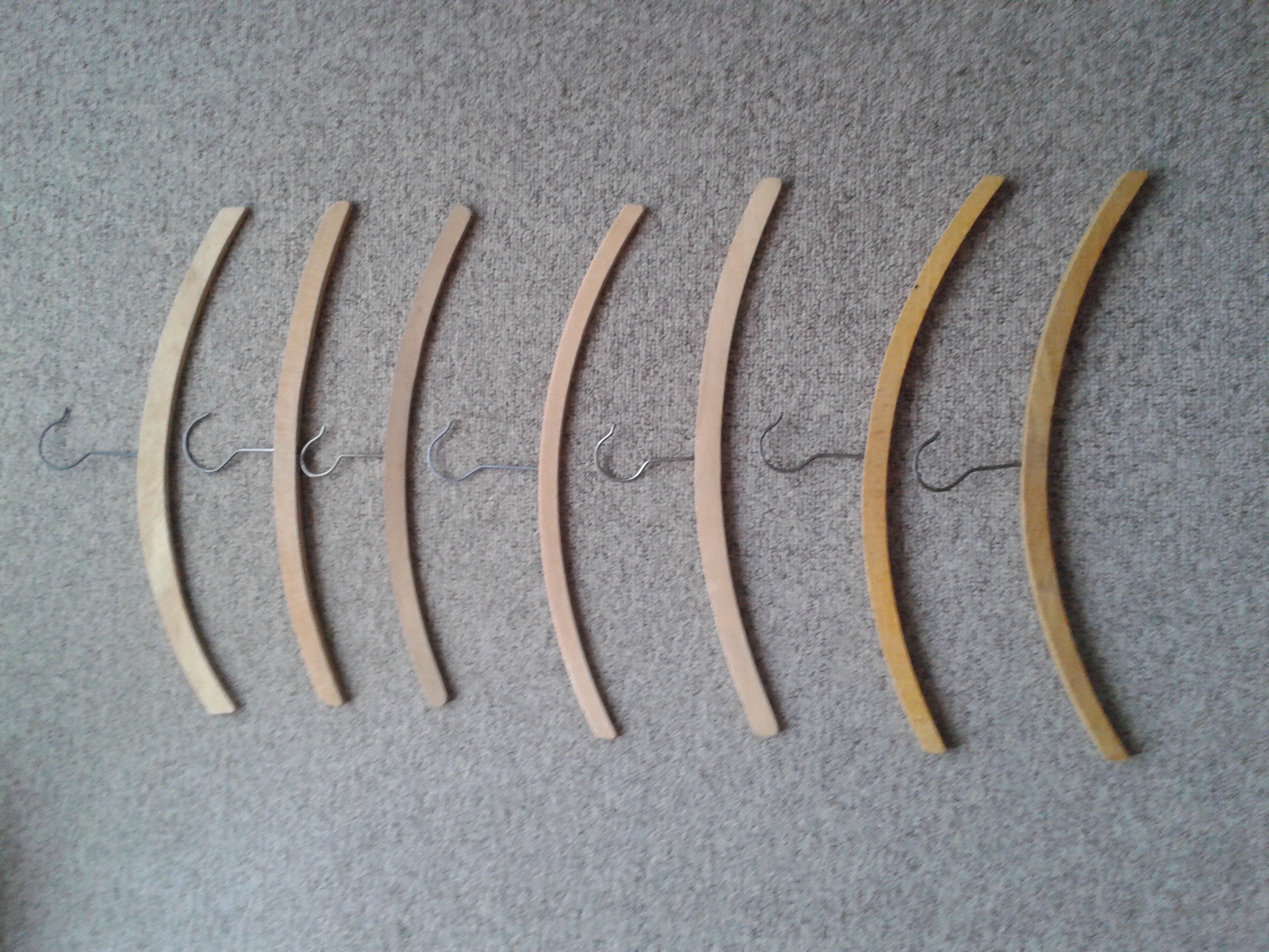 lot de 7 cintres anciens en bois 22 Dijon (21)