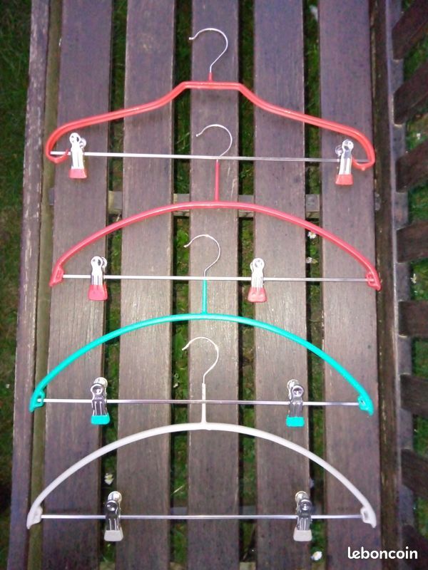 14 cintres avec pinces 15 Beauchamp (95)