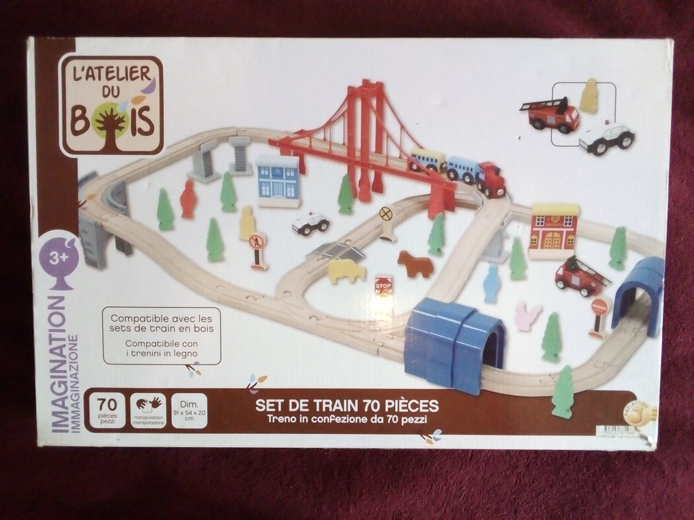 Circuit et set de train en bois 70 pi�ces 40 Cuxac-Cabard�s (11)