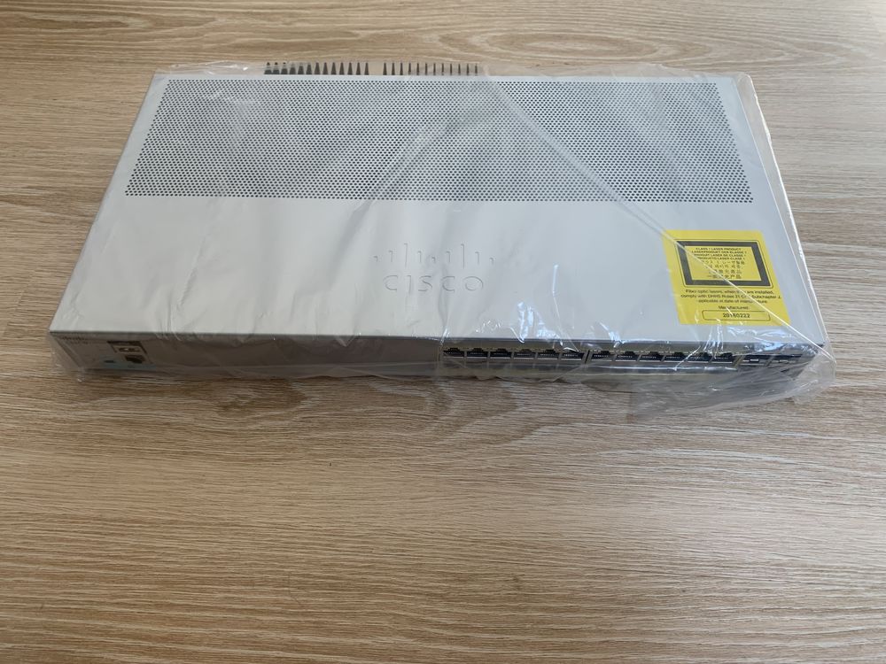 CISCO swtich catalyst  WS-C2960L-24PS-LL. 500 Les Clayes-sous-Bois (78)