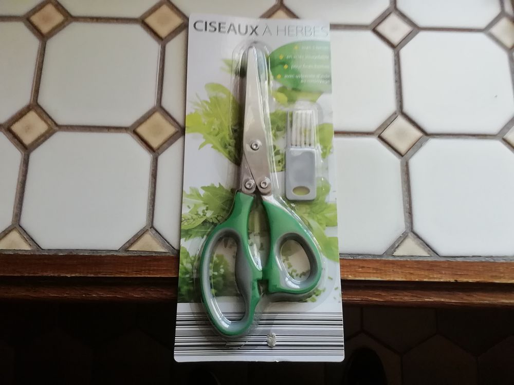 Ciseaux neuf  herbe ou autre 5 Noyelles-l�s-Vermelles (62)