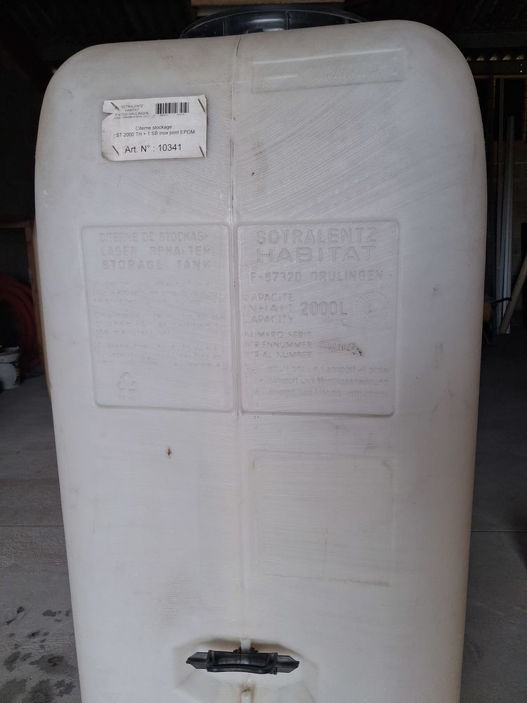 Citerne eau 2000L
Neuve
polypropyl�ne
robinet �vacuation 200 Angoul�me (16)