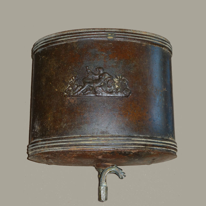 Citerne antique en fer fonte. 45 Villelongue-dels-Monts (66)