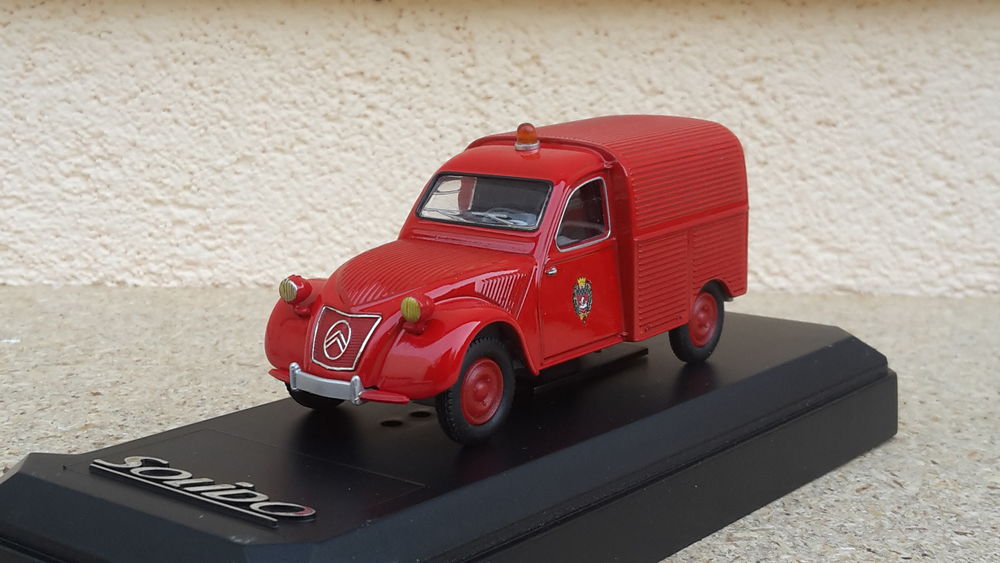 Citro�n 2 cv camionnette pompiers 16 Follainville-Dennemont (78)