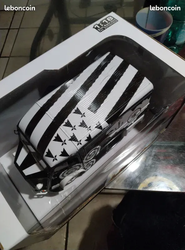 CITROEN DYANE / CITROEN HY 1/18 NEUVE 75 Valleiry (74)