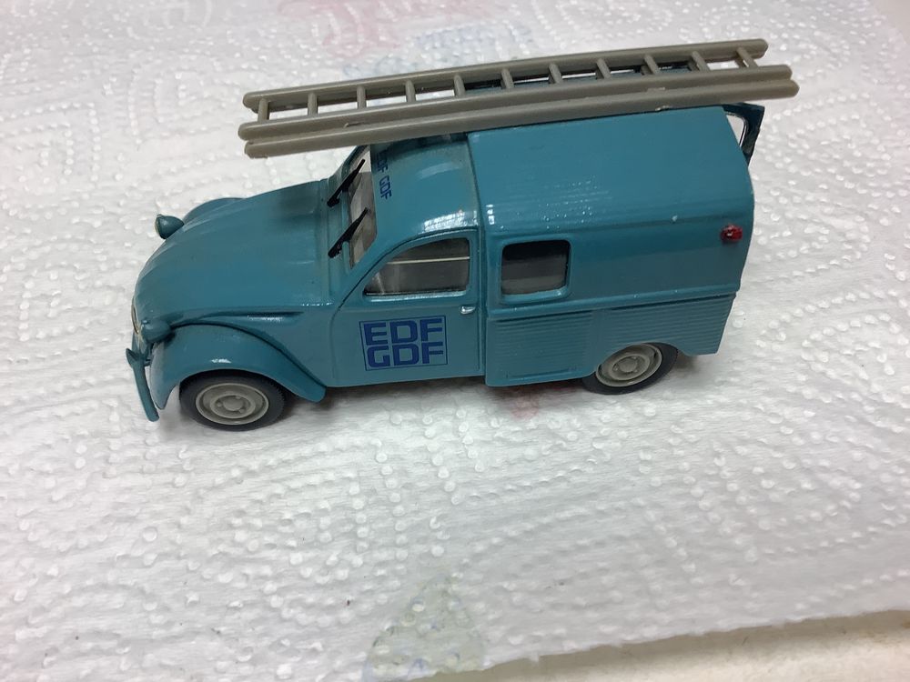 CITRO�N 2CV FOURGONNETTE 1/43 voiture miniature 9 Al�s (30)