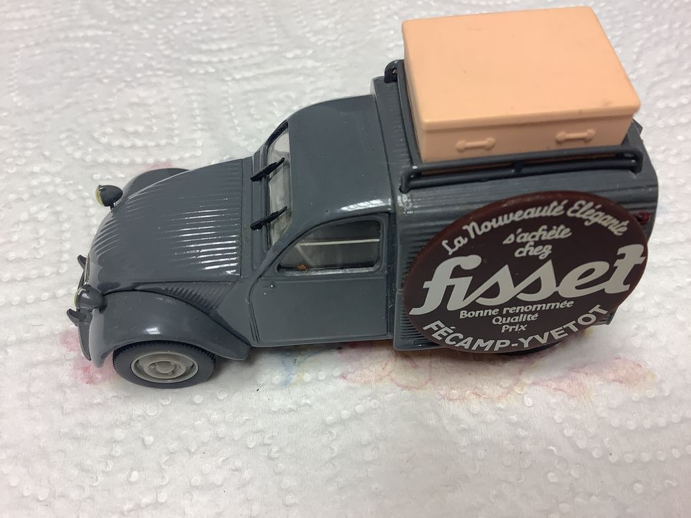 CITRO�N 2CV FOUTGONNETTE 1/43 voiture miniature 9 Al�s (30)