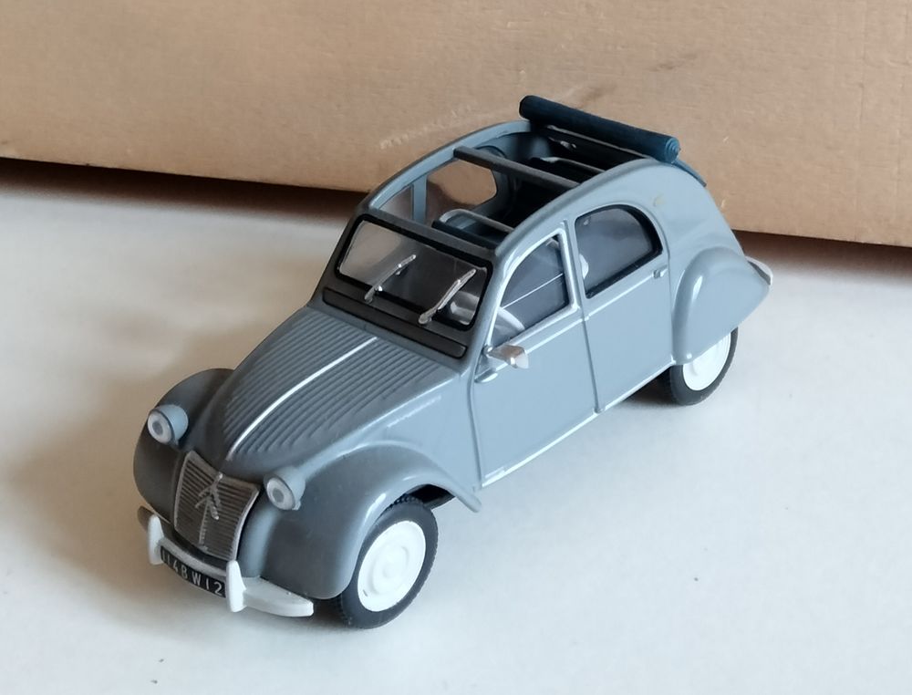 Citro�n 2 cv�; 1:43e 10 Vierzon (18)