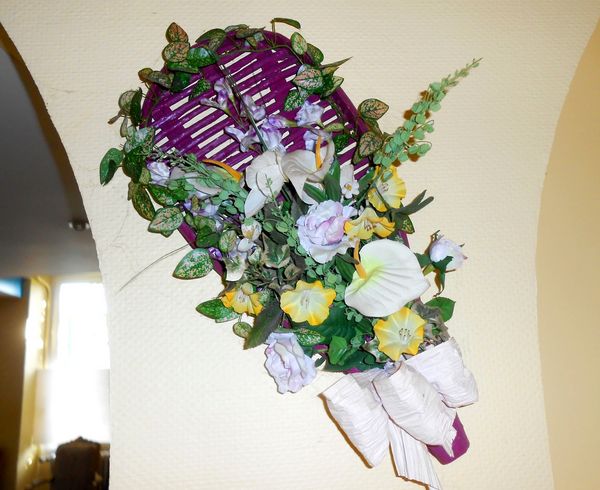 Claie violette avec composition de fleurs 35 Monflanquin (47)