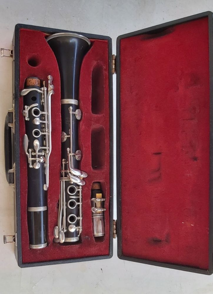 Clarinette Noblet, corps en �b�ne. 189 Salses-le-Ch�teau (66)