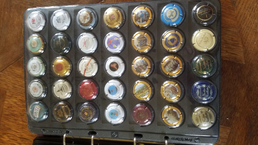 Classeur de capsules de champagne 150 Sigy-en-Bray (76)