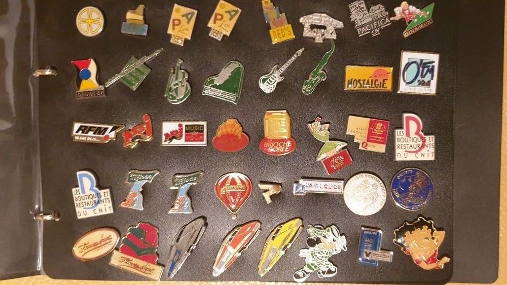 Classeur d'une collection de Pins (176) 14 Gouvieux (60)