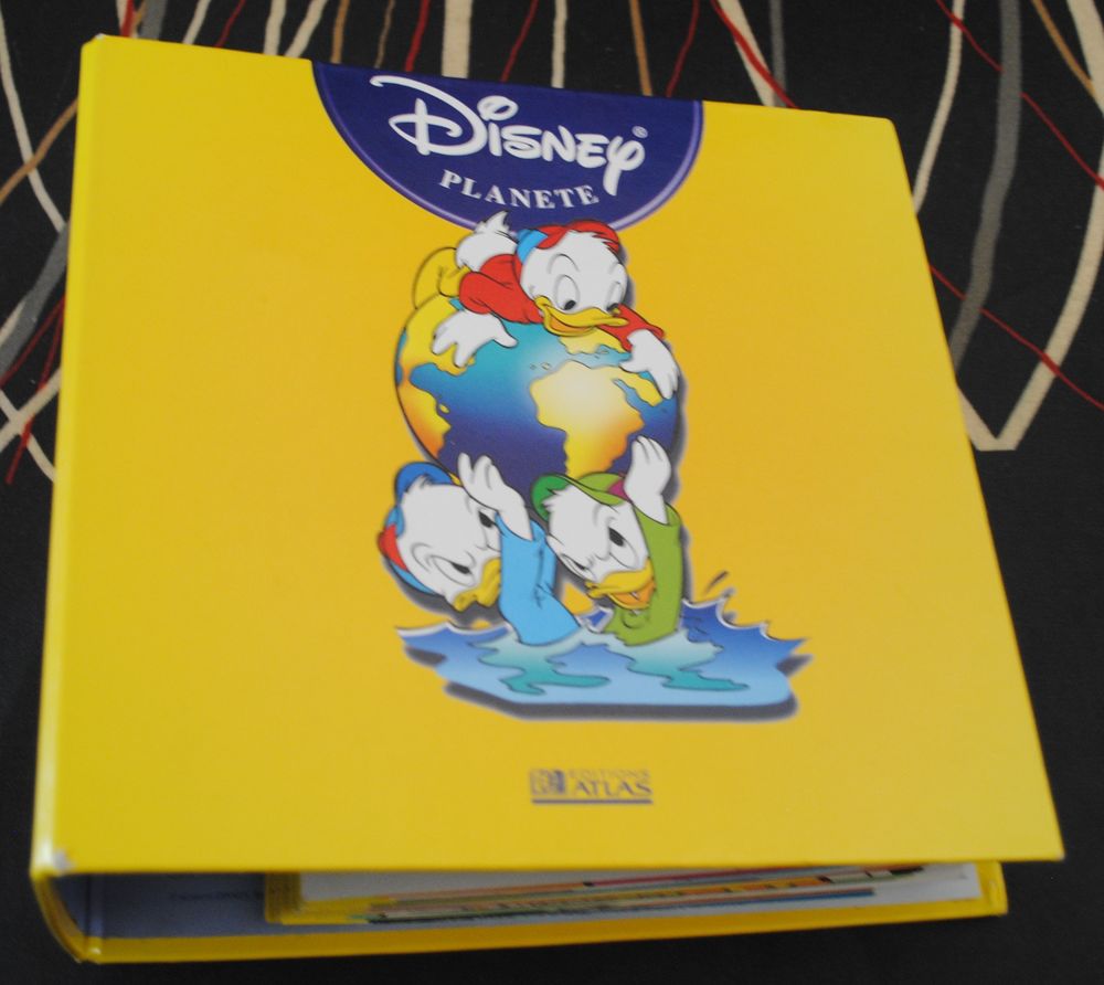 Classeur Disney Plan�te ? Editions Atlas 12 Saint-Pierre-de-B�uf (42)