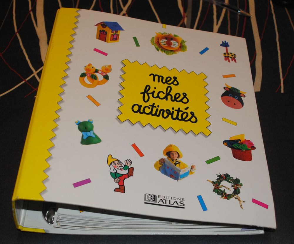 Classeur Mes Fiches d'Activit�s ? Editions Atlas 1990 0 Saint-Pierre-de-B�uf (42)