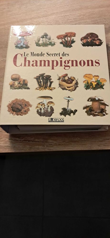 Classeur de fiches sur les champignon colection atlas 10 Andoins (64)