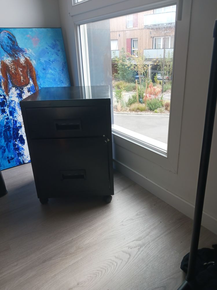 Classeur METALLIQUE NOIR 30 Armenti�res (59)