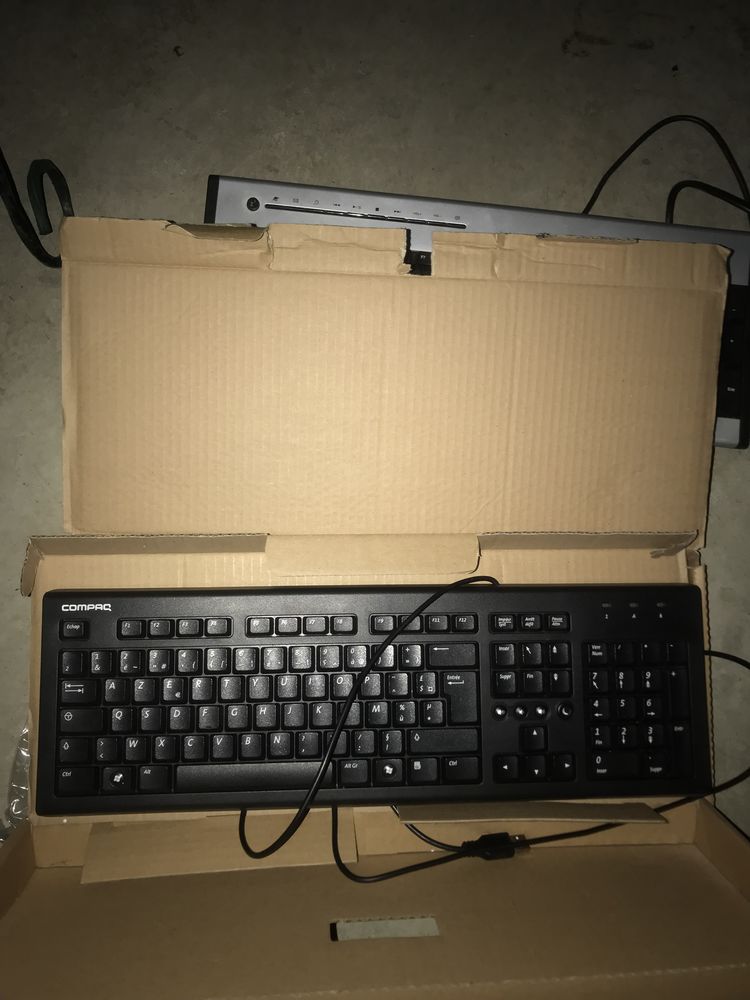 Clavier Filaire AZERTY de PC .  Marque Compaq.  �tat Neuf  Couleur noir 10 Saint-Jean-de-Braye (45)