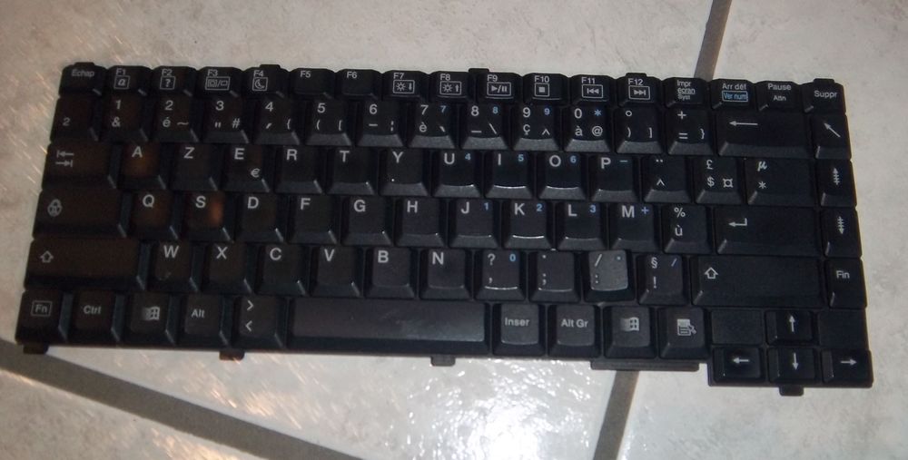 Clavier fran�ais azerty Compaq 9 Colombier-Fontaine (25)