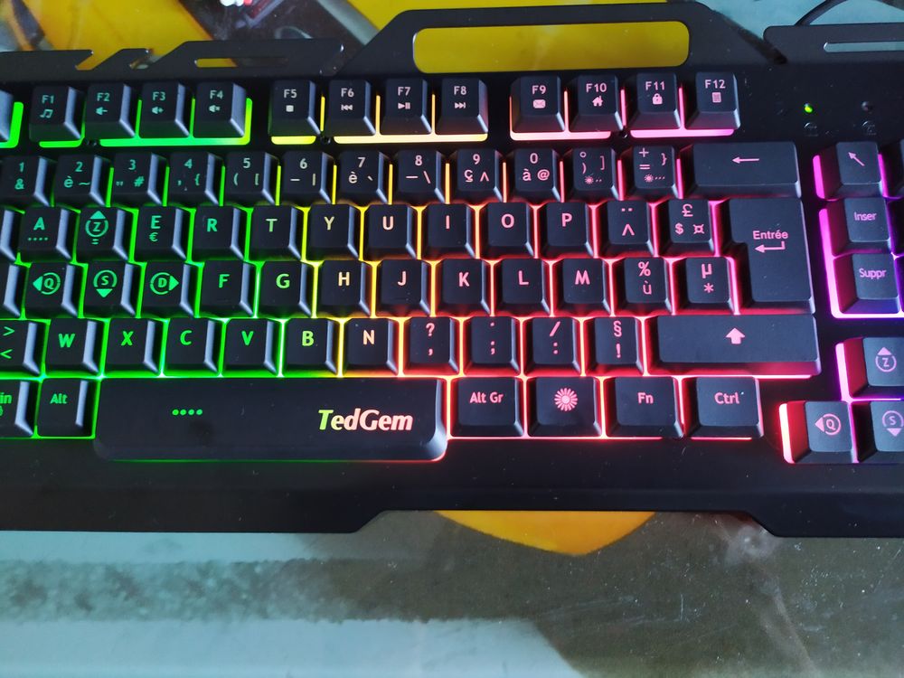 Clavier gamer, r�tro �clairage rgb. (Clavier � membrane) 15 Parentis-en-Born (40)