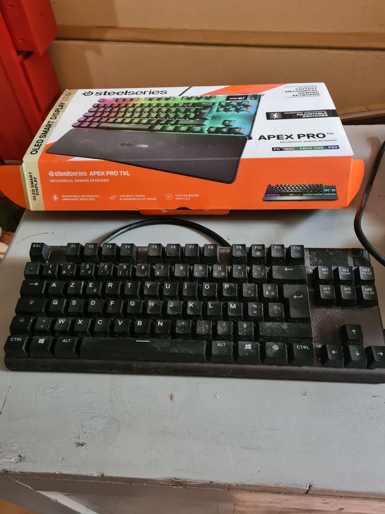 CLAVIER GAMING 100 Toulon (83)
