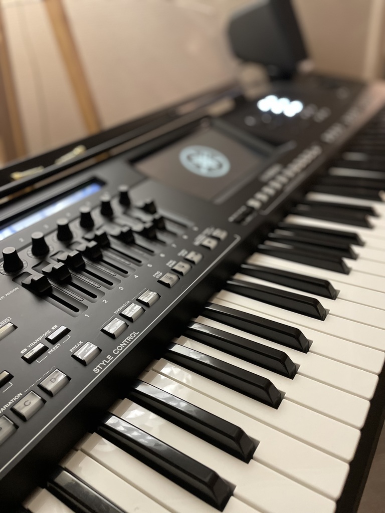 Clavier GENOS 2 Yamaha 3700 Nancy (54)