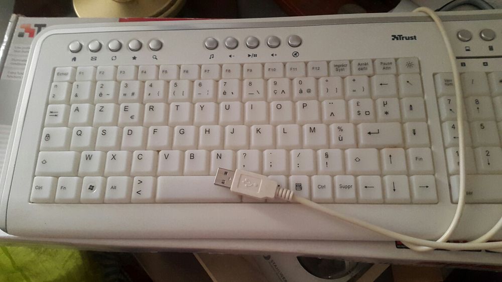 Clavier informatique. 25 Marseille 3 (13)