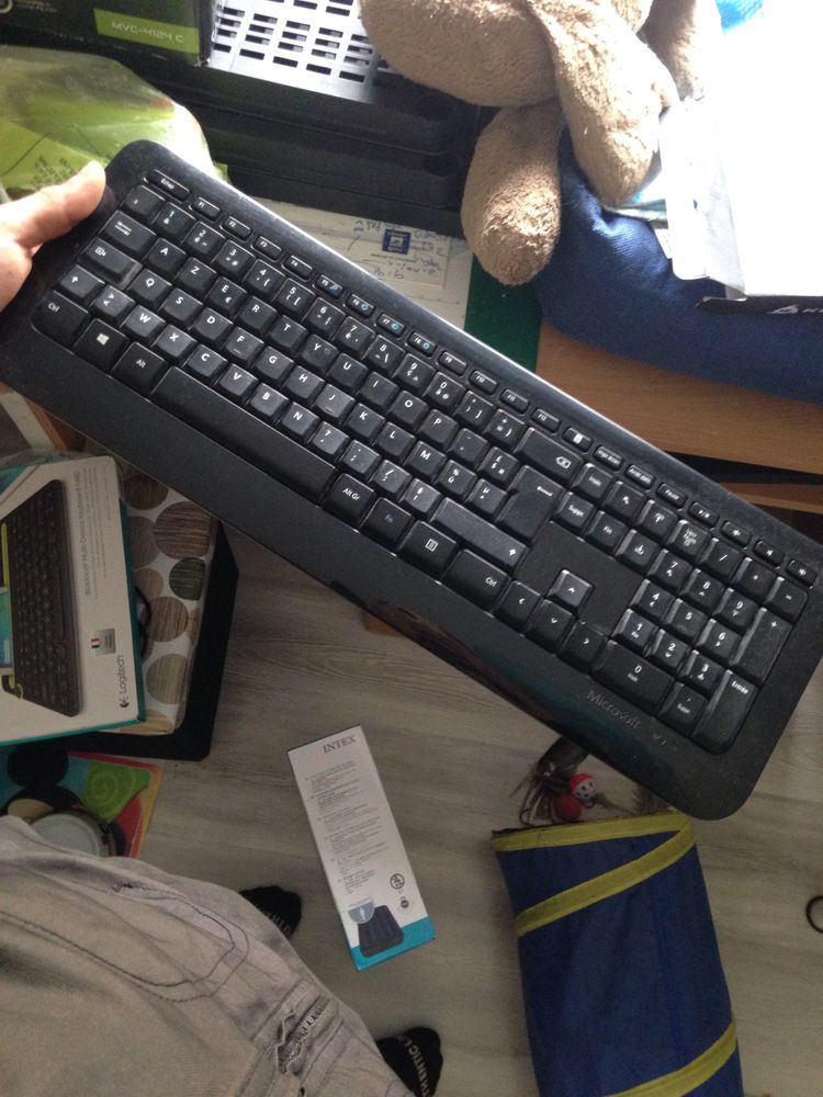 clavier Microsoft sans fil avec adaptateur wifi. 9 Troyes (10)