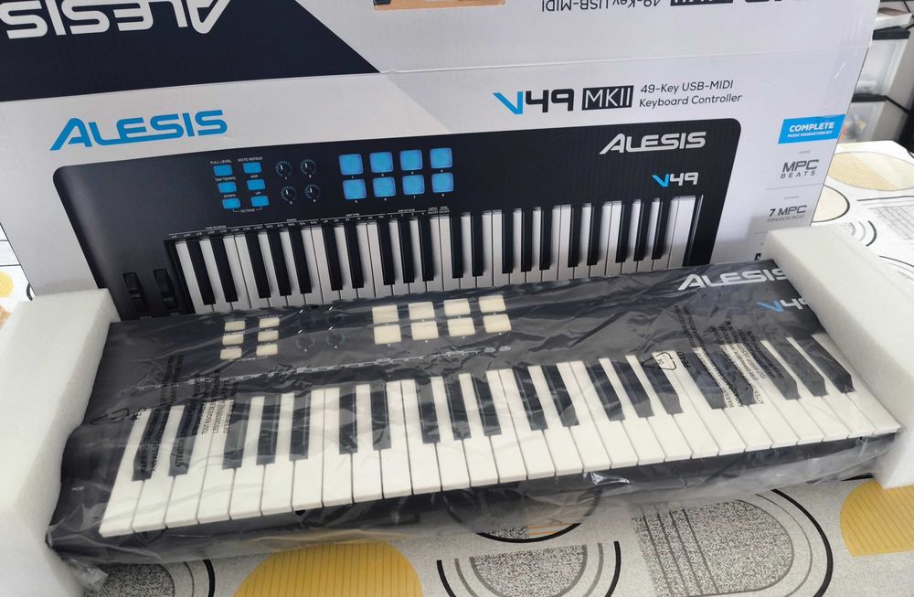 Clavier MIDI/USB Alesis V49 MKII (49 Touches) 70 Pont-l'Abb�-d'Arnoult (17)