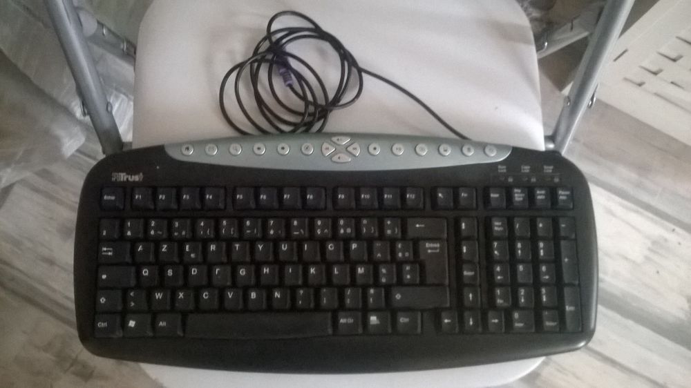 Clavier 
MULTIMEDIA 
KEYBOARD KB-1150 
Marque Trust 
Cla 5 Talange (57)