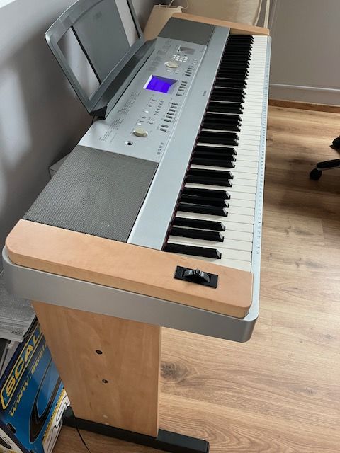 Clavier num�rique Yamaha 590 Rambouillet (78)