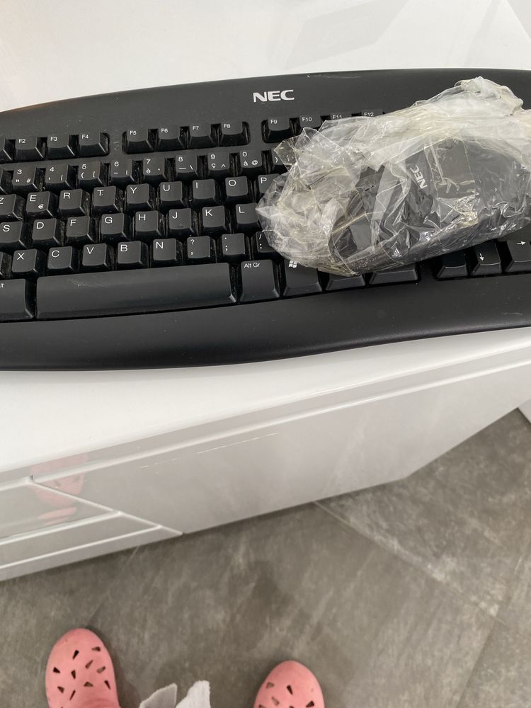 clavier ordinateur   enceintes 15 Gretz-Armainvilliers (77)