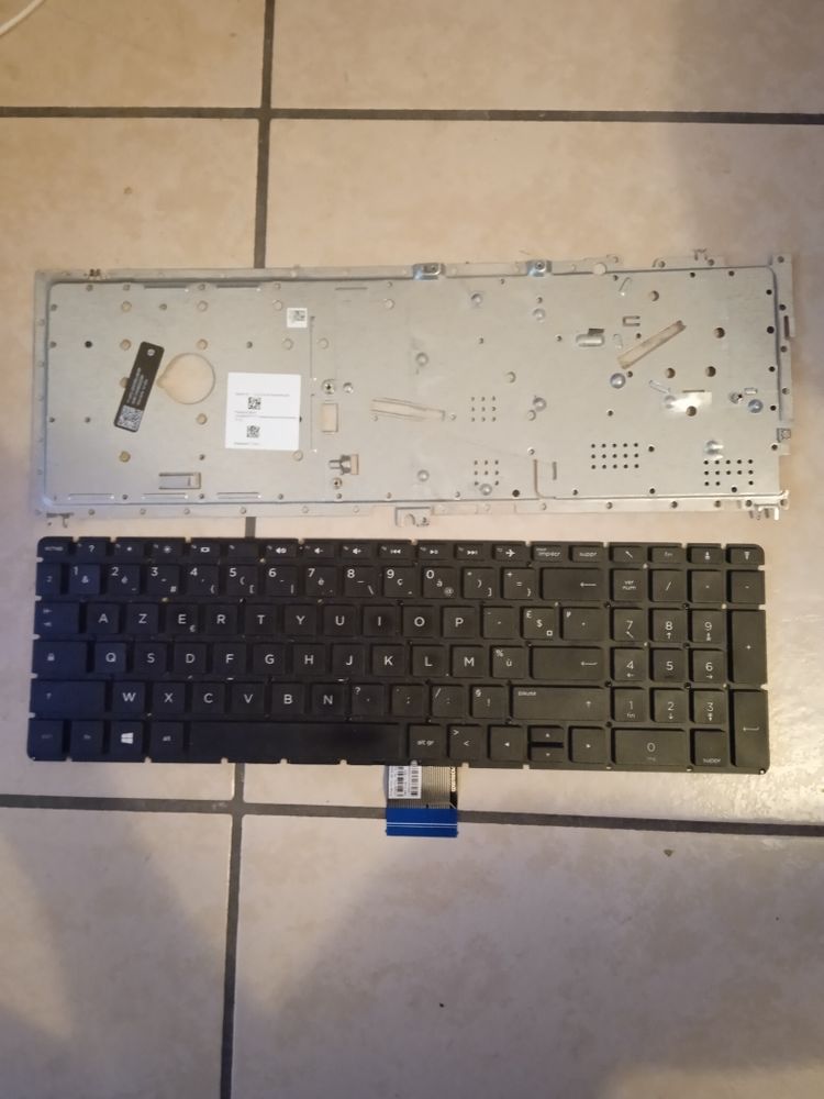 CLAVIER original HP 919794-051 PK132044C14 2B-AB307C211 - FRAN�AIS AZERTY 25 Aix-les-Bains (73)