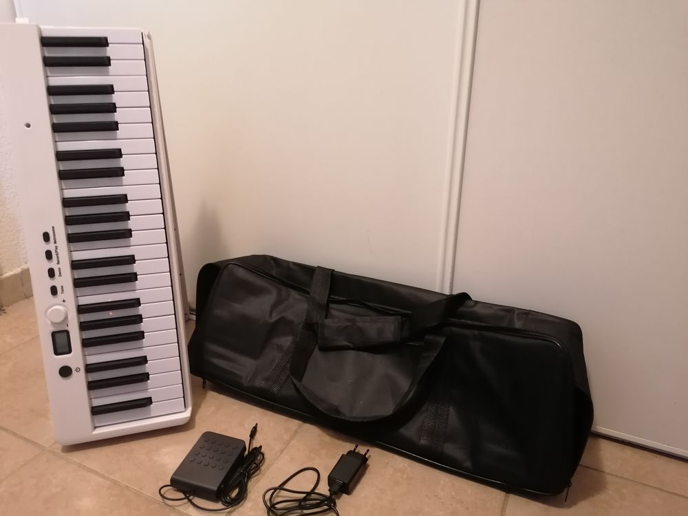 clavier piano électronique pliable. 160 Valbonne (06)