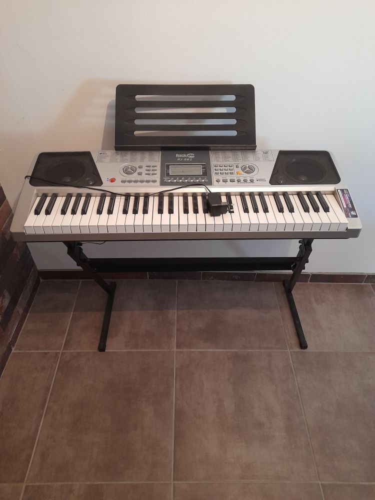 clavier piano synthétiseur 40 Hescamps (80)