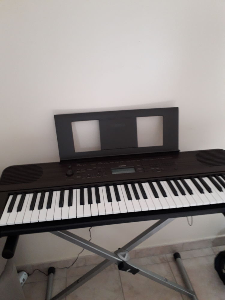 Clavier yamaha 190 Limetz-Villez (78)