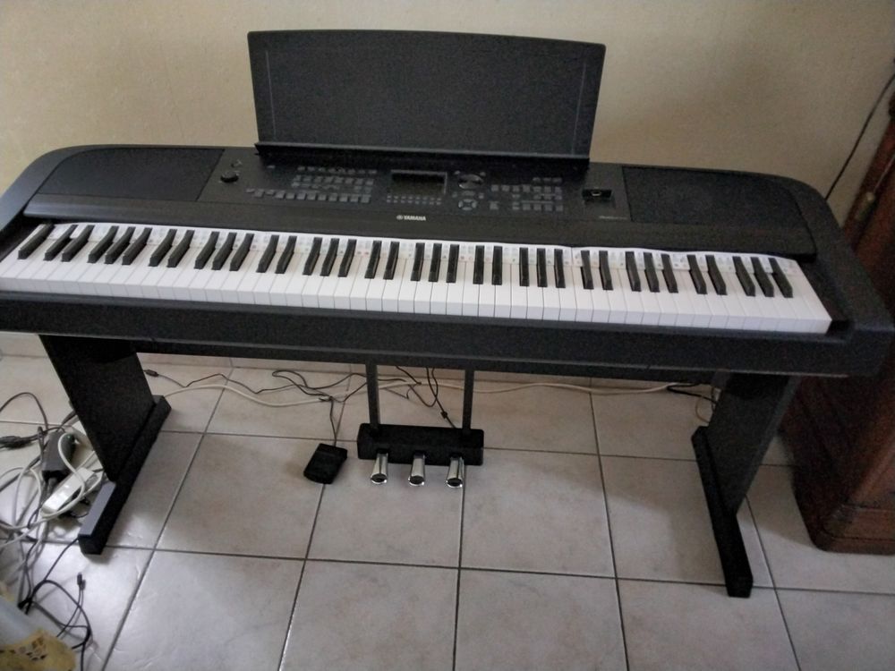 clavier Yamaha DGX 670 850 Herblay (95)