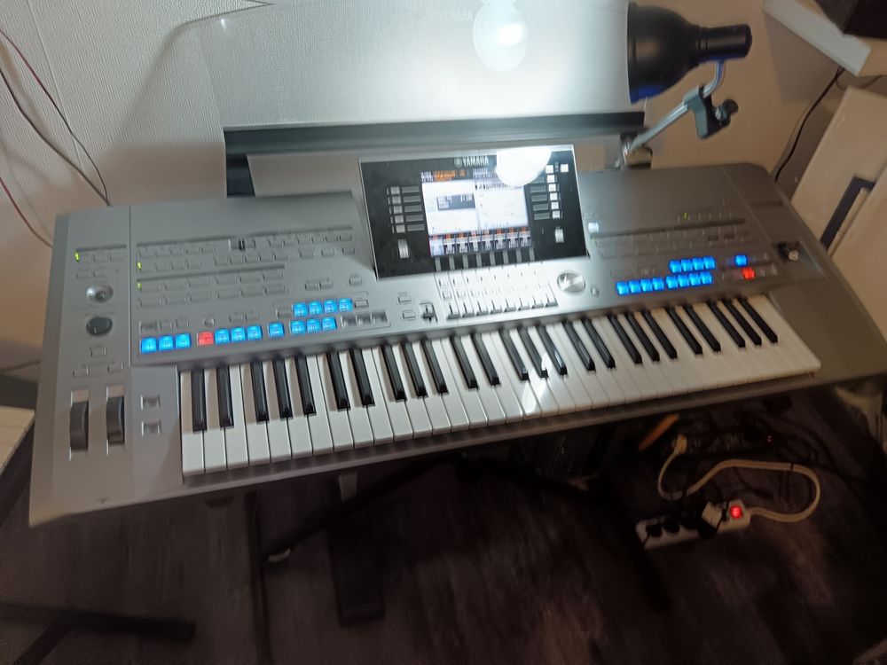 clavier yamaha 1200 Vern-d'Anjou (49)