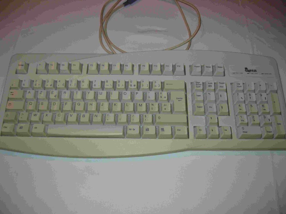 claviers d'ordinateur 3 Saint-Andr�-les-Vergers (10)