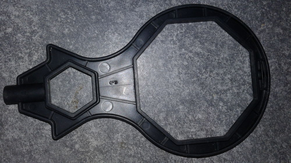 Clef plastique Wirquin pour filtre, joint, 6 pans 4 Montpellier (34)