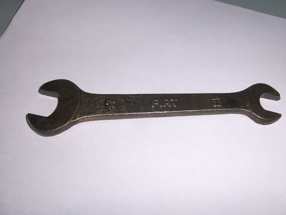 Clef plate  FIAT  13?17
Longueur 15 cm
poids 100 g
5 Sauchy-Cauchy (62)