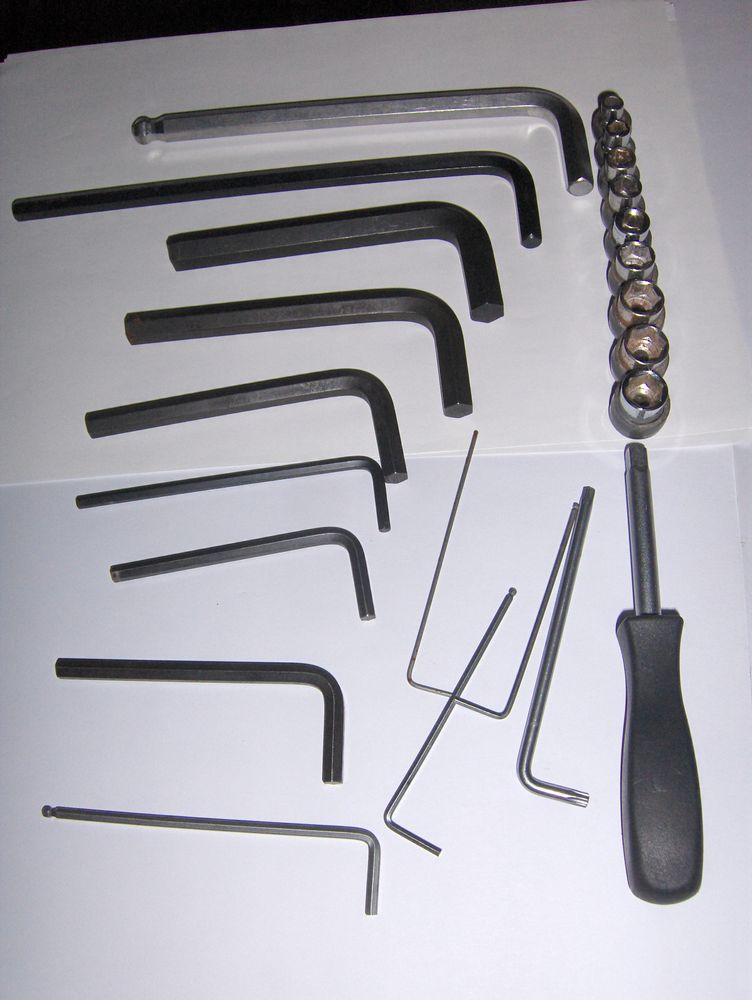 13 clefs Lenne + 9 douilles avec manche  ---($) 10 Sauchy-Cauchy (62)